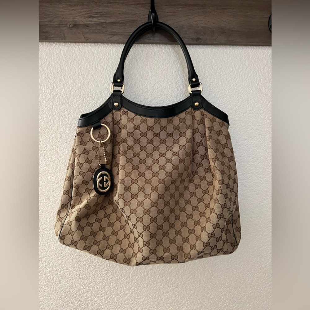 Large Gucci canvas shoulder bag